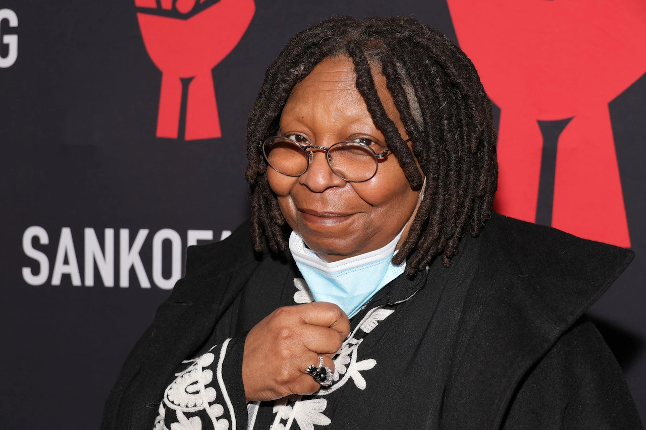 Whoopi Goldberg Wiki, Biography, family, childhood, children - GPLOOT